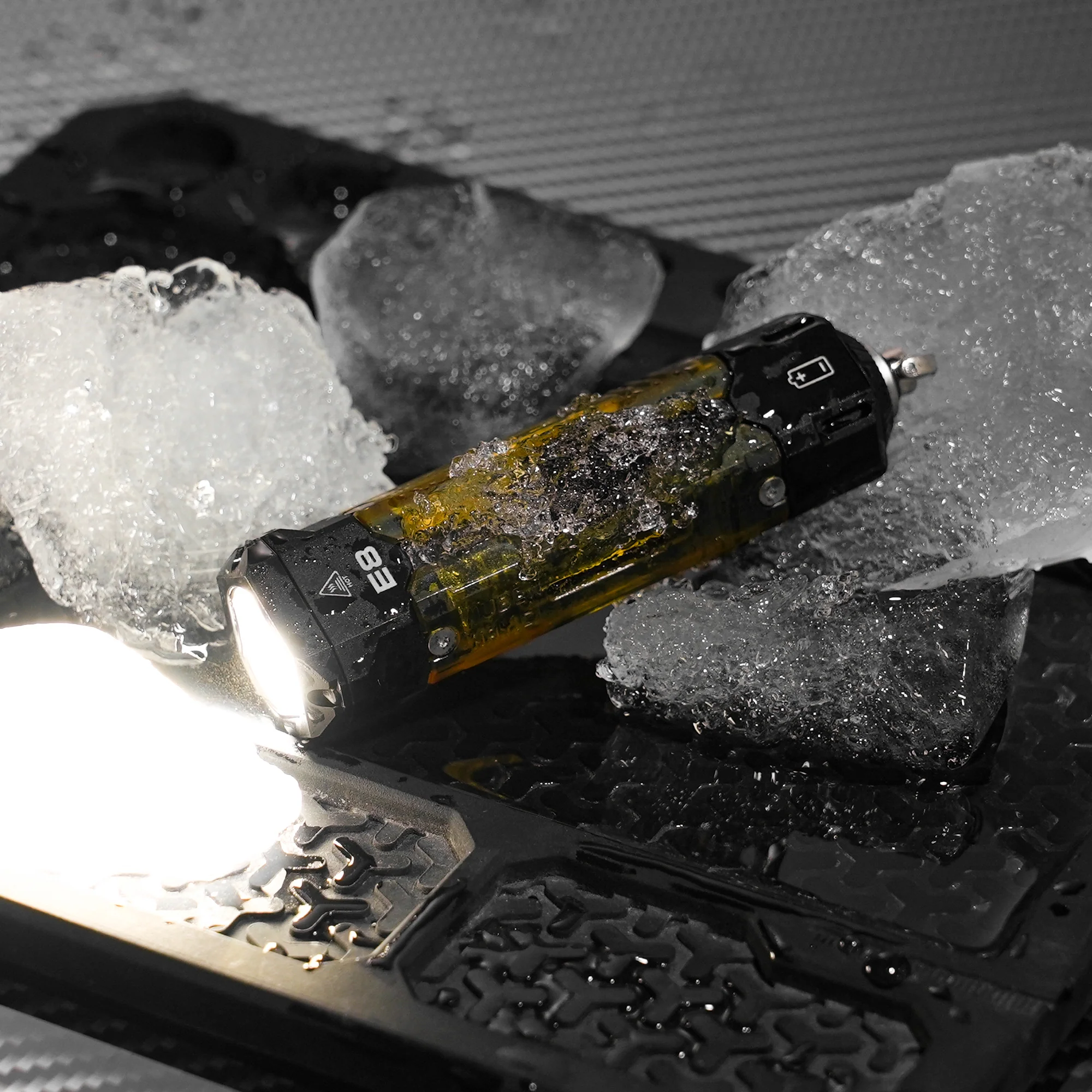 Wuben E8 Compact Magnetic Modular EDC Flashlight - Image 14