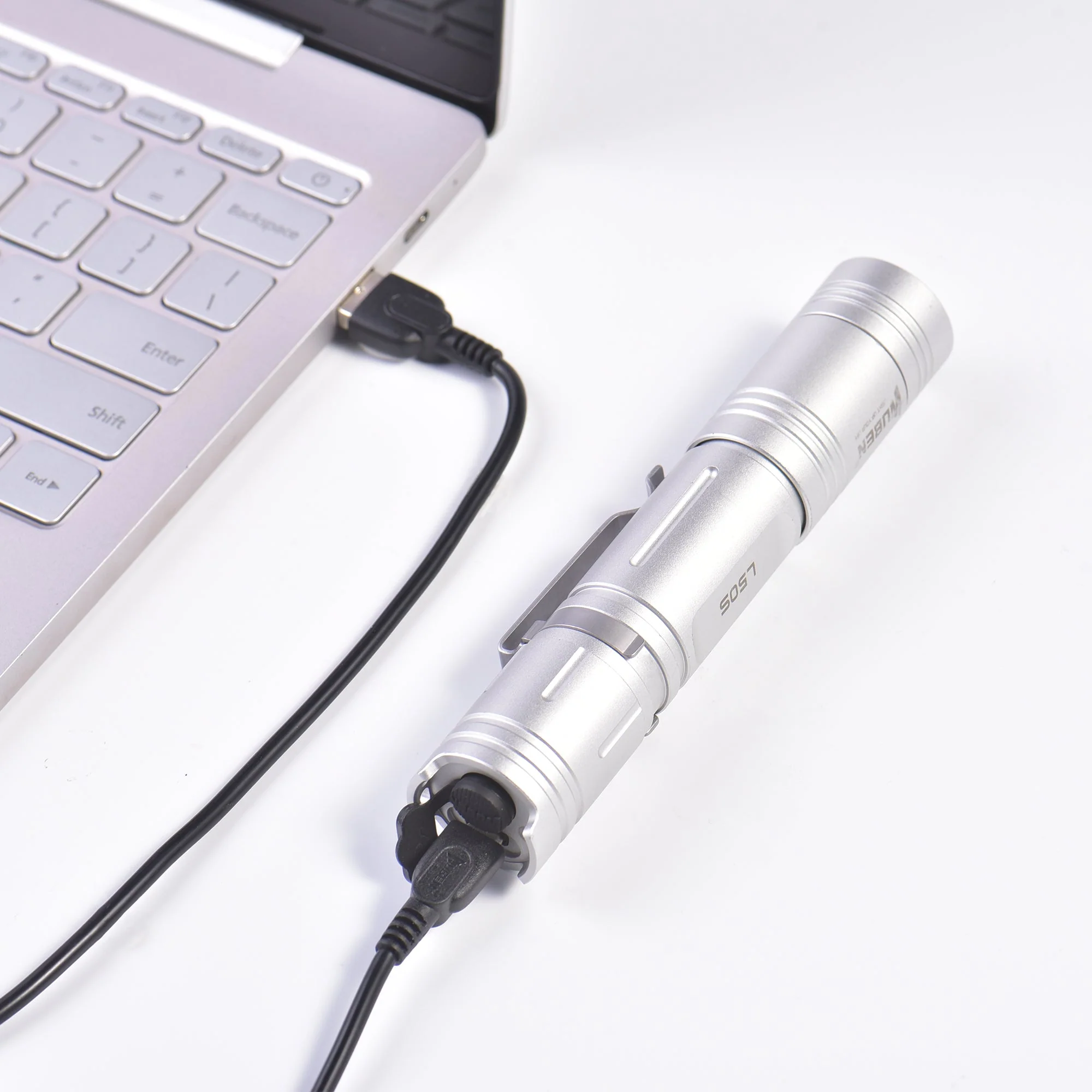 L50 Best Rechargeable 18650 EDC Flashlight - Image 9